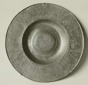 Zinnteller aus geätzter Form, mit Orpheus und den Musen