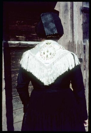 Frau in Peterstäler Tracht