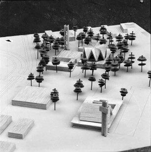 Architekturwettbewerb um den Bau eines katholischen Gemeindezentrums in der Waldstadt.