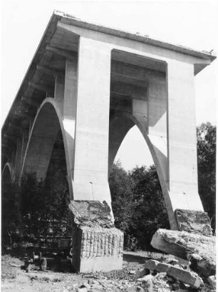 Rohrbach-(Friedens)brücke, km 211,808 - 212,130 Trümmerräumung