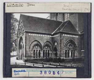 Lübeck: Dom, Paradiesvorhalle außen