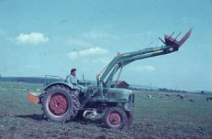 Fotografie: Traktor, Standardtraktor, Frontlader, Zubehör