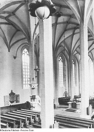 Bautzen. Dom St. Petri (1213/1221). Blick von der unteren südlichen Westempore nach Nordosten zur Kanzel