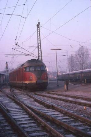 Hameln Ausfahrt VT Baureihe 608
