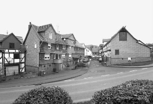 Doppelwohnhaus; Söhrewald, Mühlengasse 1, Mühlengasse 3