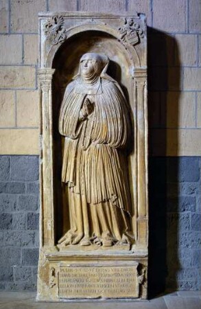 Deutschland. Rheinland Pfalz. Maria Laach. Abteikirche innen. Statue