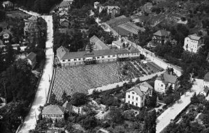 Radebeul. Stadtteilansicht Niederlößnitz mit Sektkellerei Bussard. Luftbild-Schrägaufnahme von Süden