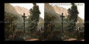 Holzkreuz bei Sava, Fotograf mit Plattenkamera