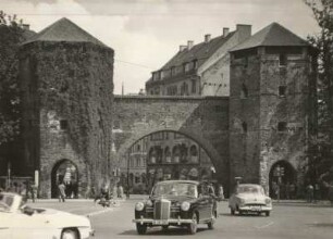 München, Sendlinger Tor mit Blick in die Sendliger Straße