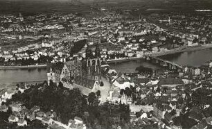 Meißen. Burgberg und Stadtteile am rechten Elbufer. Luftbild-Schrägaufnahme von Westen