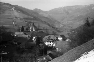 Neuenweg: Blick vom Südhang auf Neuenweg
