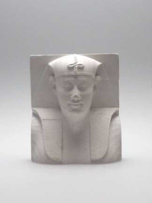 Pharaonenkopf mit Haube und Uräus-Schlange (kleine Gipsbüste)