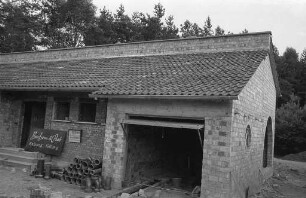 Bau von Einfamilienhäusern im Villenviertel der Waldstadt.