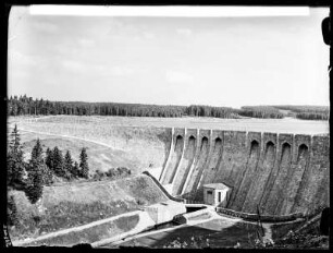 Talsperre Weite Wiese, Mauer