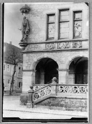 Gustav Adolf Denkmal am Rathaus in Lützen : Lützen. Rathaus mit Standbild Gustav Adolf II.