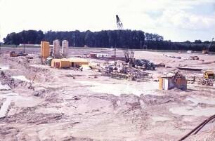 Bau des Wehrs der Staustufe Iffezheim/Rhein