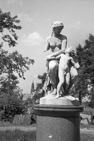 Venus, Amor die Flügel beschneidend