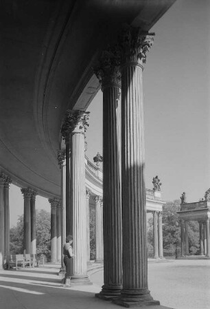 Potsdam. Schloss Sanssouci, Kolonnade