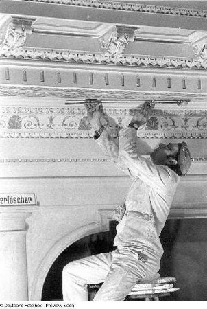Opernhaus. Wiederherstellung der ornamentalen Deckenmalereien