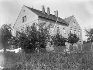 Erlau-Großmilkau, Schulgebäude : Erlau-Großmilkau. Außenansicht der Volksschule