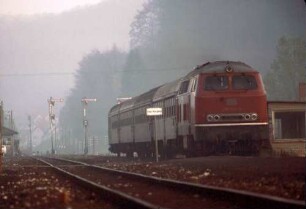 Königsbronn Lok 215 134 Eilzug FN-F UIC-X-Wagen Gleisanlagen Ausfahrsignale Gleissperrsignale Stw