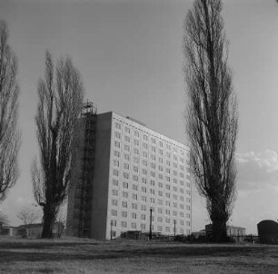 Dresden. Neubaublock am Terrassenufer, Bauzustand 1962