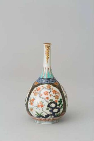 Sakeflasche mit Deckel