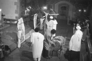 Feier einer äthiopischen Osternacht mit orthodoxem Gottesdienst in der altkatholischen Christi-Auferstehungs-Kirche