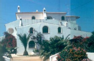 Landhaus in der Algarve mit sechs Schornsteinen