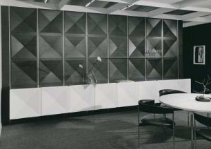 Behr Paneelwand und Sideboard "Behr form 1307" von Antoine Philippon