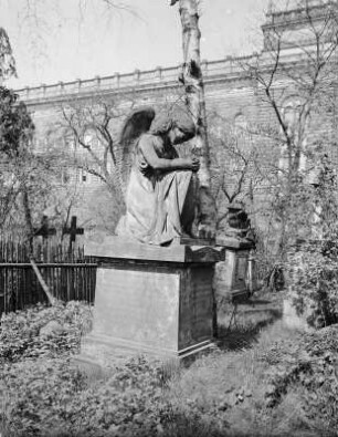 Dresden, Eliasfriedhof. Grabdenkmal für Johann Gottlieb Hock. Sandstein (nach 1810; F. Pettrich)