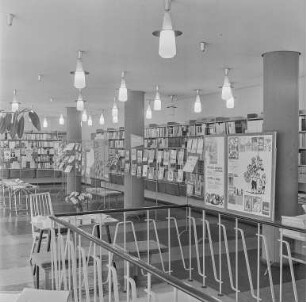 Ausstellung Haus des Buches : Bautzen. Haus des Buches, Karl-Marx-Straße. Ausstellung sorbischer Literatur