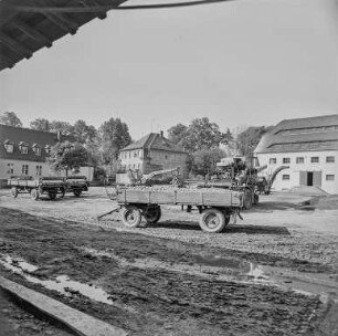 Pommritz: VEG (Volkseigenes Gut) + Häuser : Pommritz. Volkseigenes Gut (Rittergut Pommritz). Hofansicht