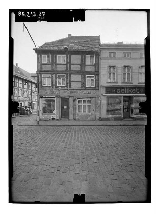 Grabow, Marktstraße 8. Wohnhaus mit Laden (18. Jh.). Straßenfront