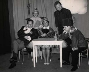 Teil dir den Siegerkranz: Joachim Strietzel, Edith Elsholtz, Inge Wolffberg, Klaus Becker, Wolfgang Gruner