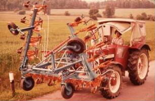 Fotografie: Pflegegerät, Hackmaschine, Frontanbau, Transport