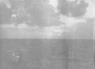 Blick vom Schiff auf offene See