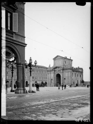 Bolgona: Porta Aurea