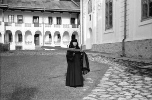 Agapia: Kloster Agapia Deal, Nonne schlägt Brett