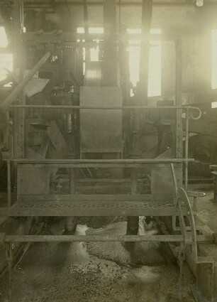 Oelsnitz/Erzgebirge. Gewerkschaft Deutschland. Kohlenwäsche, Setzmaschine von vorn