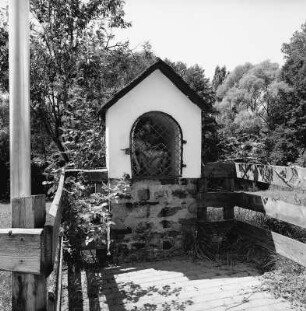 Heiligenhäuschen im Grund; Geisenheim, Grund 65, Grund 65a