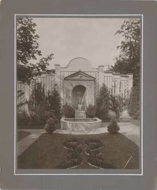 Littmann, Max; München - Bogenhausen, Höchlstr.; Villa Lindenhof - Gartenansicht mit Brunnen