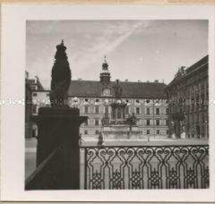 Wien, Burghof mit Denkmal Franz I.