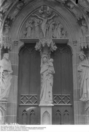 ehem. Ritterstiftskirche; Trumeau mit Madonnenstatue am südlichen Querhausportal