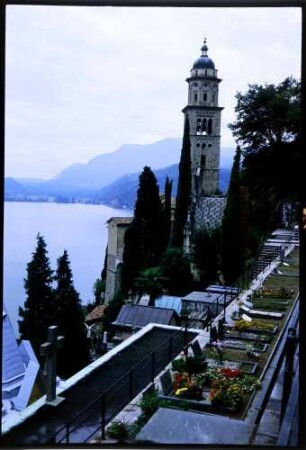 Morcote: Friedhof mit Kirche und See, von oben
