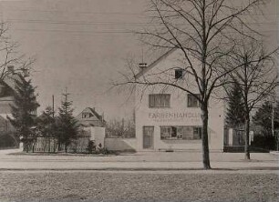 Gsaenger, Gustav; Allach, Amberg, Großhadern, Kempten, Braunschweig, München, Friedrichshafen, Berchtesgaden, Erlangen u.a.; Großes Fotoalbum mit unterschiedlichen Bauprojekten - Wohn- und Geschäftshaus Vogt in Obermenzing