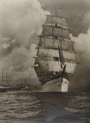 Segelschiff im Hamburger Hafen