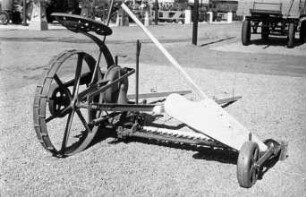 Fotografie: Mähmaschine, Fingerbalkenmähwerk, Zugtieranspannung