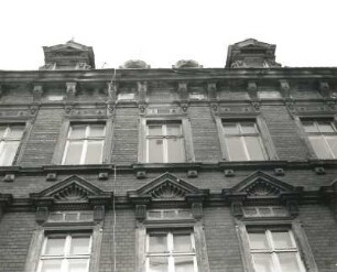 Wurzen, Wenceslaigasse 30. Wohnhaus mit Läden (bezeichnet 1891). Obergeschoss