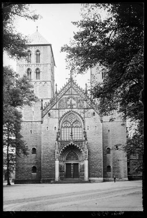 Münster, Westfalen. Sankt-Paulus-Dom. Hauptportal von 1516